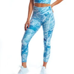 Realtree Women's 7/8 Leggings With Cell Pockets | Aspect -Realtree Leggings front BL 44534.1688074152