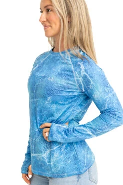 Realtree Fishing Long Sleeve Performance Women's Blue Raglan Shirt | Mako 7 Realtree Fishing Long Sleeve Performance Women's Blue Raglan Shirt | Mako -Realtree W106 MB SIDE 59432.1692990422